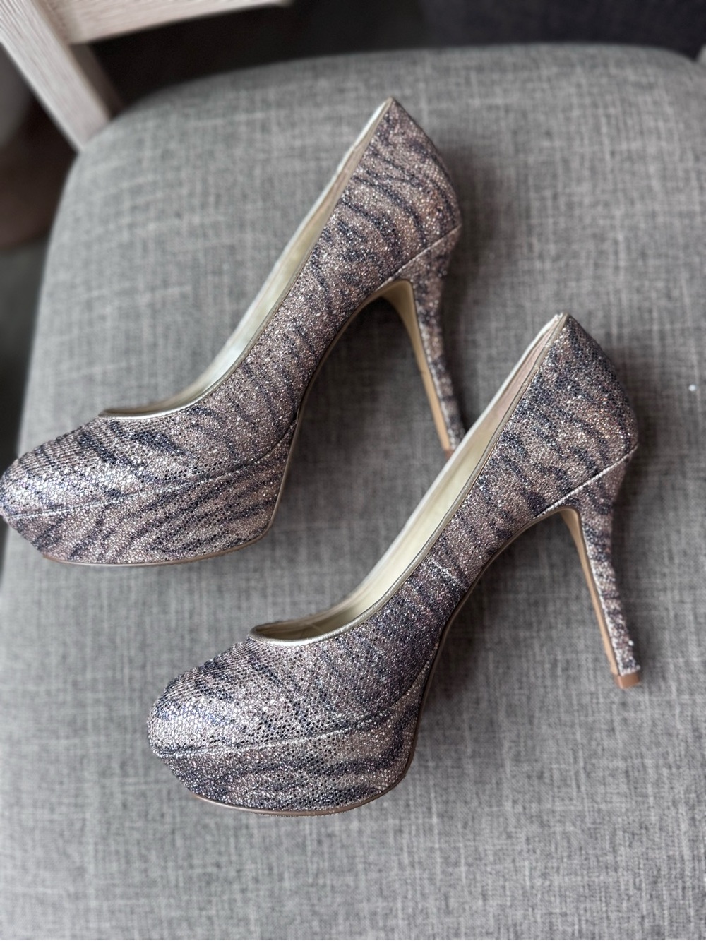 Nine West Mendoza Glitter Platform Pumps in Zebra Print Multi Color size 8 - Picture 9 of 10